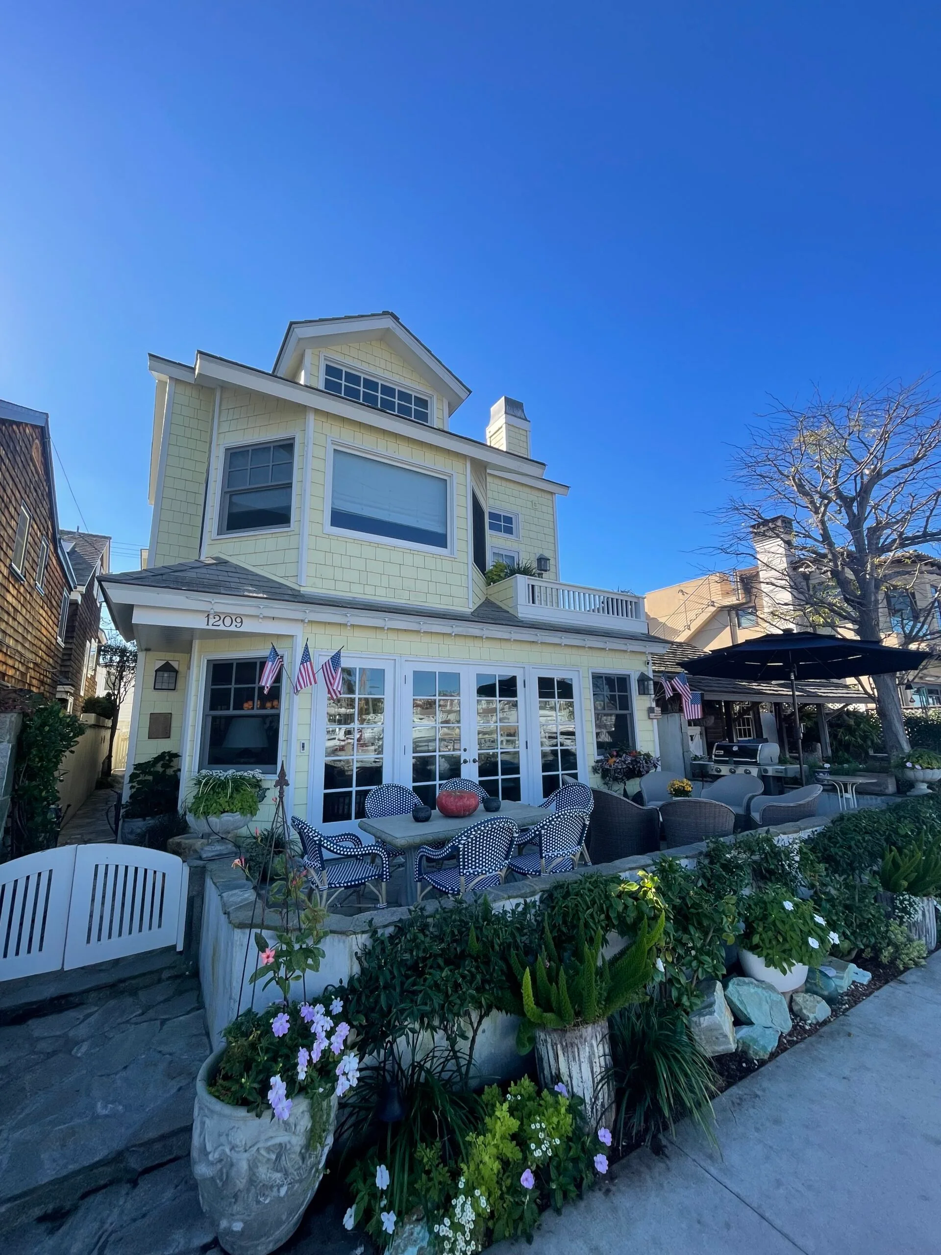 1209 N Bay Front